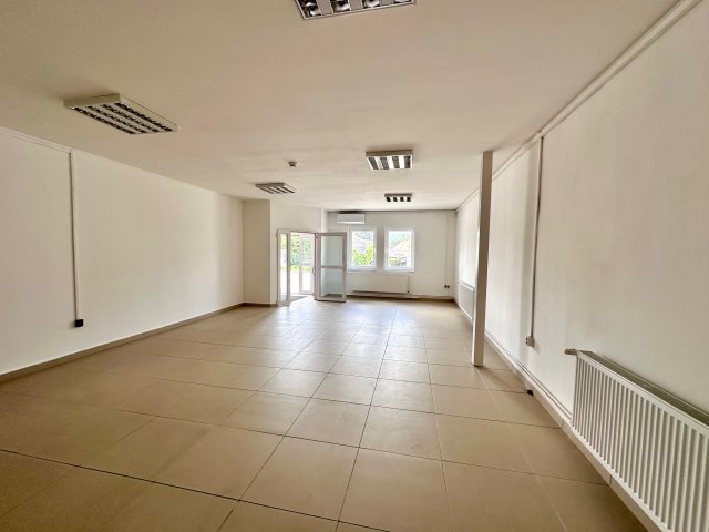 Kiadó üzlethelyiség, Tatabányán 150 E Ft / hó