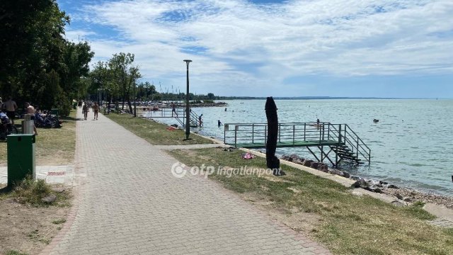 Eladó nyaraló, Fonyódon 95 M Ft, 6 szobás / költözzbe.hu