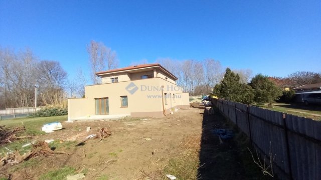Eladó ikerház, Debrecenben 129 M Ft, 4 szobás
