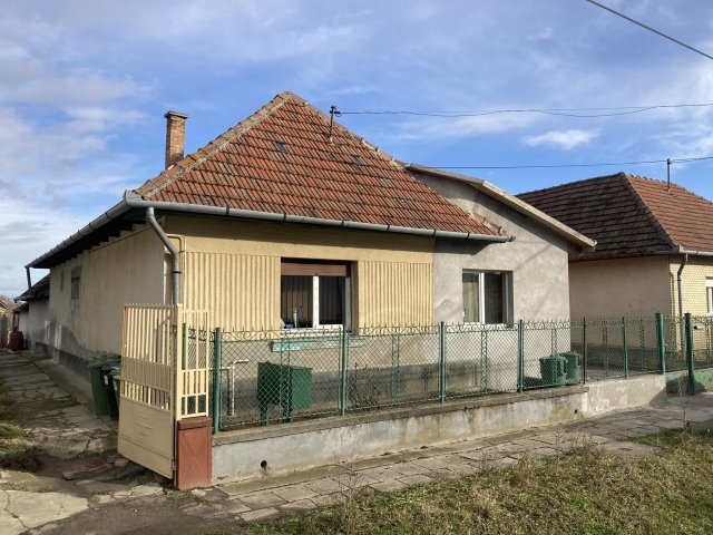 Eladó családi ház, Zsámbokon, Deák Ferenc utcában 28 M Ft