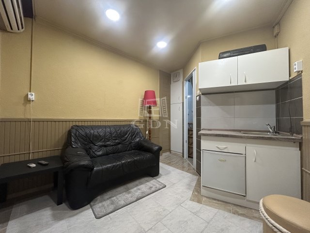 Eladó üzlethelyiség, Budapesten, VIII. kerületben 17.99 M Ft
