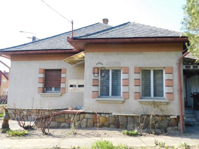 Eladó családi ház, Tápiószentmártonon 19.8 M Ft, 2 szobás