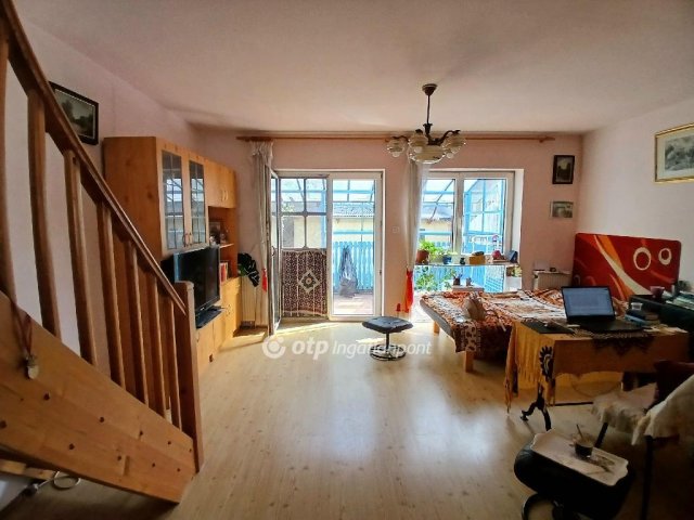 Eladó téglalakás, Budapesten, XXI. kerületben 57.99 M Ft