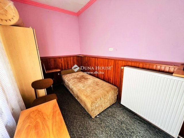 Eladó családi ház, Tápiószecsőn 38.9 M Ft, 2 szobás