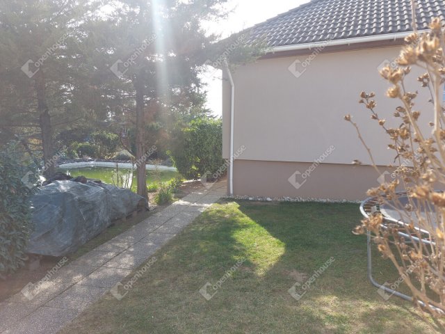 Eladó családi ház, Győrújbaráton 165 M Ft, 4 szobás