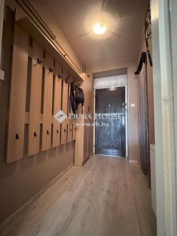 Eladó téglalakás, Szegeden 72 M Ft, 3 szobás