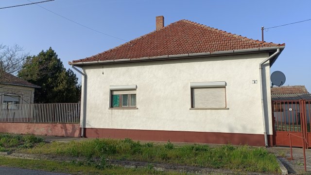 Eladó családi ház, Szankon 18.99 M Ft, 3 szobás