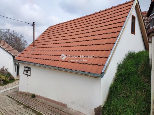 Eladó hotel, Villányban 33 M Ft, 1 szobás / költözzbe.hu
