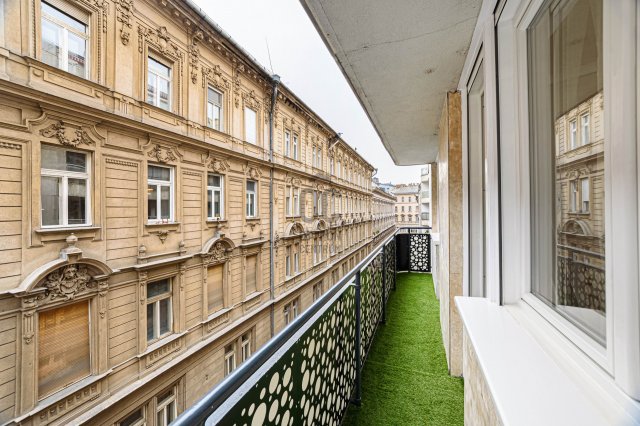 Kiadó téglalakás, albérlet, Budapesten, V. kerületben, 3 szobás