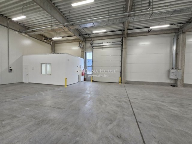 Kiadó üzlethelyiség, Székesfehérvárott 3836 E Ft / hó
