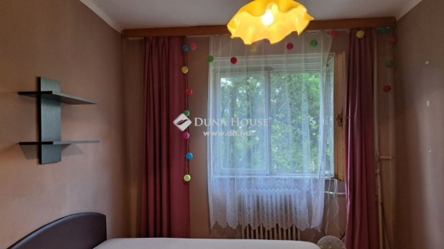 Eladó téglalakás, Várpalotán 23 M Ft, 2 szobás