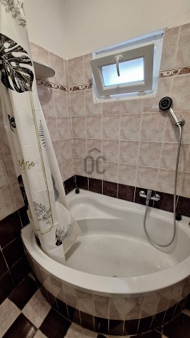 Eladó téglalakás, Pécsett 25 M Ft, 2 szobás