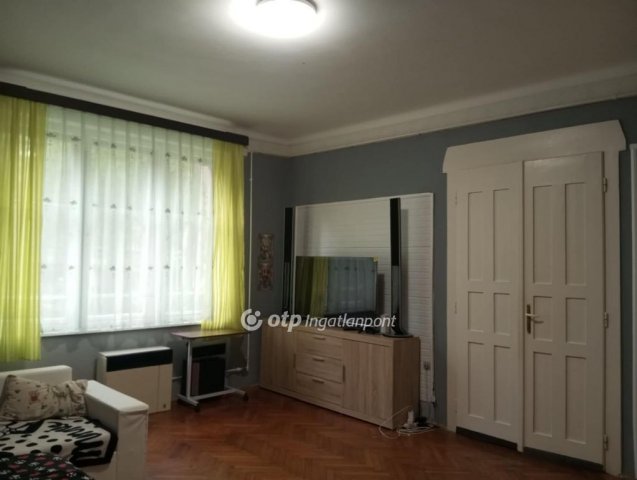 Eladó téglalakás, Salgótarjánban 18 M Ft, 3 szobás