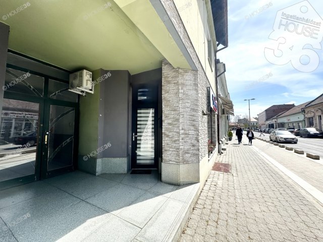 Eladó üzlethelyiség, Siklóson 99.9 M Ft, 3 szobás