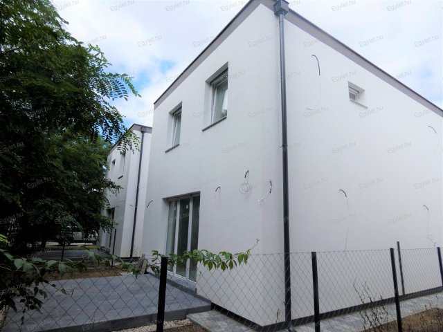 Eladó családi ház, Vecsésen 119.7 M Ft, 5 szobás