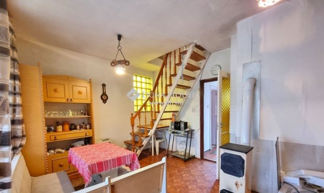 Eladó nyaraló, Tóalmáson 26 M Ft, 3 szobás