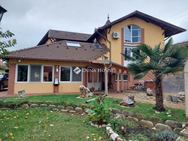 Eladó családi ház, Siklóson, Gózon Lajos utcában 270 M Ft