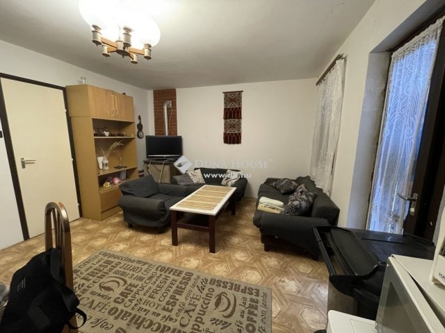 Eladó ikerház, Cserkeszőlőn 21 M Ft, 3 szobás