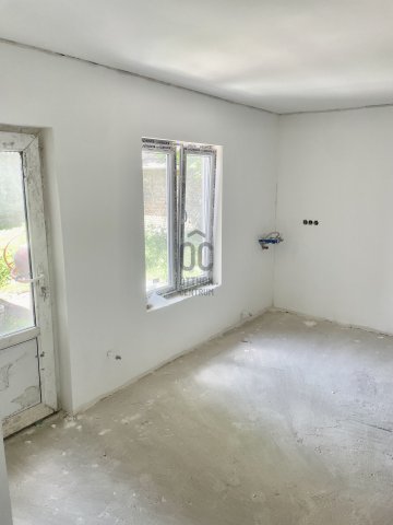 Eladó családi ház, Vecsésen 109 M Ft, 5 szobás