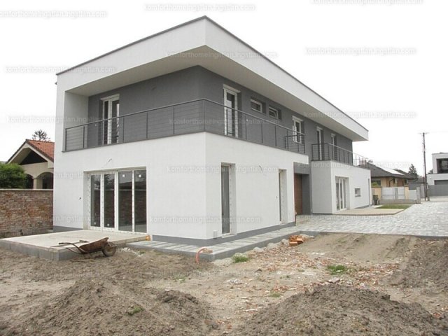 Eladó családi ház, Debrecenben 105 M Ft, 4 szobás