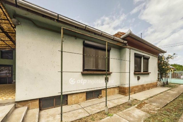 Eladó családi ház, Mezőkövesden 38 M Ft, 3 szobás