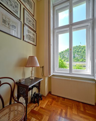 Eladó téglalakás, Budapesten, V. kerületben, Belgrád rakparton