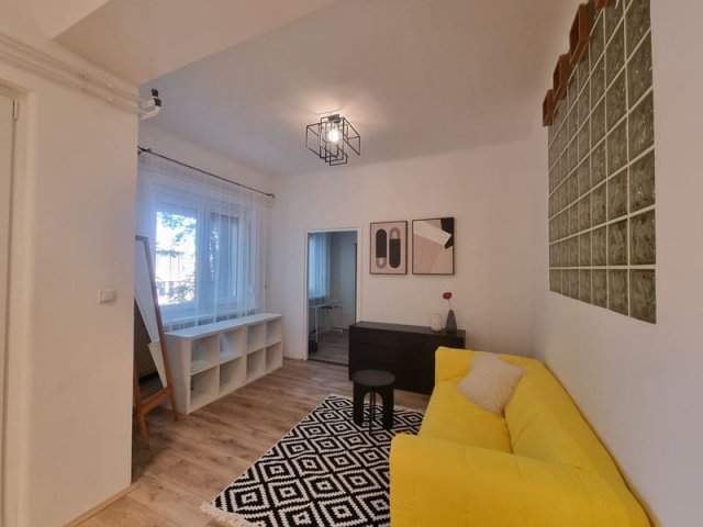 Kiadó téglalakás, albérlet, Pécsett 200 E Ft / hó, 2 szobás