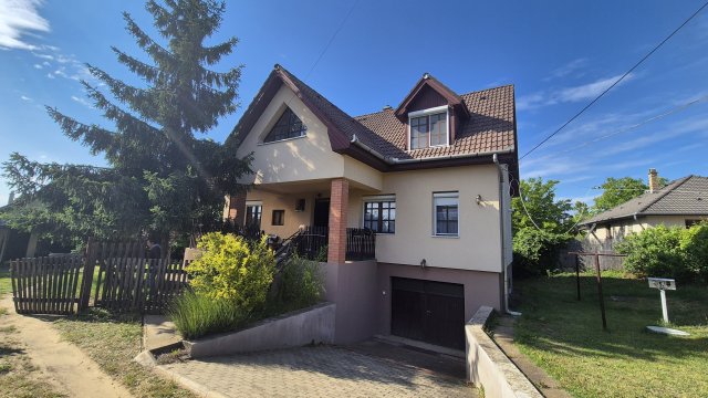 Eladó családi ház, Debrecenben 110.5 M Ft, 4 szobás