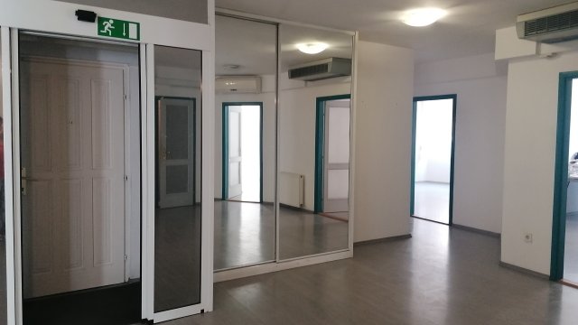 Kiadó iroda, Győrött 75 E Ft / hó, 8 szobás