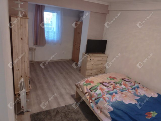 Eladó családi ház, Szabadkígyóson 43.5 M Ft, 5 szobás