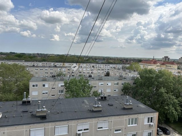 Eladó panellakás, Cegléden 32.9 M Ft, 2 szobás