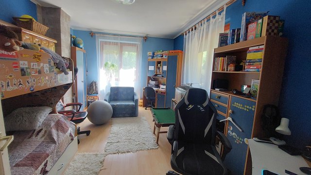 Eladó családi ház, Szorgalmatoson 27.4 M Ft, 3 szobás