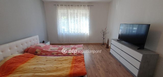 Eladó családi ház, Devecseren 24.9 M Ft, 2+1 szobás