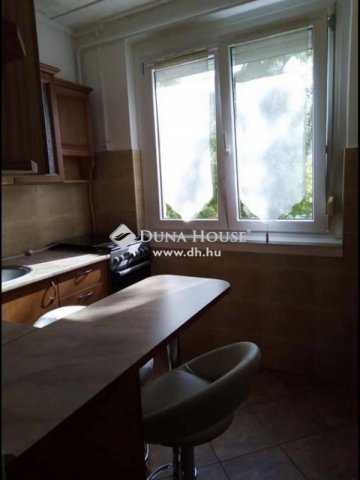 Eladó panellakás, Kecskeméten 34.99 M Ft, 1 szobás