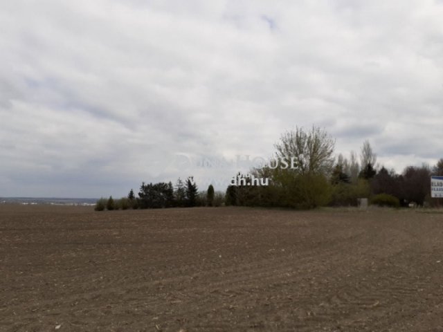 Eladó telek, Balatonakarattyán 106.632 M Ft / költözzbe.hu