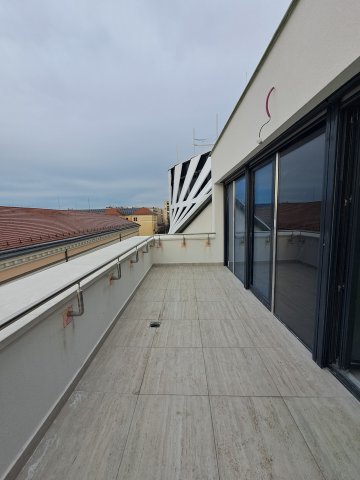 Eladó téglalakás, Debrecenben 131.9 M Ft, 3 szobás