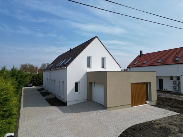 Eladó családi ház, Hegykőn 141.36 M Ft, 5 szobás