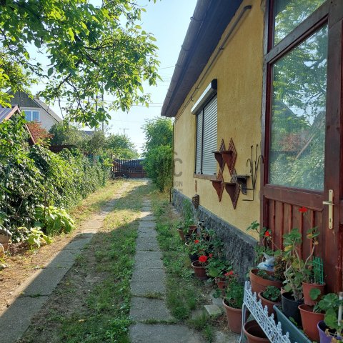 Eladó családi ház, Veresegyházon 64 M Ft, 3 szobás