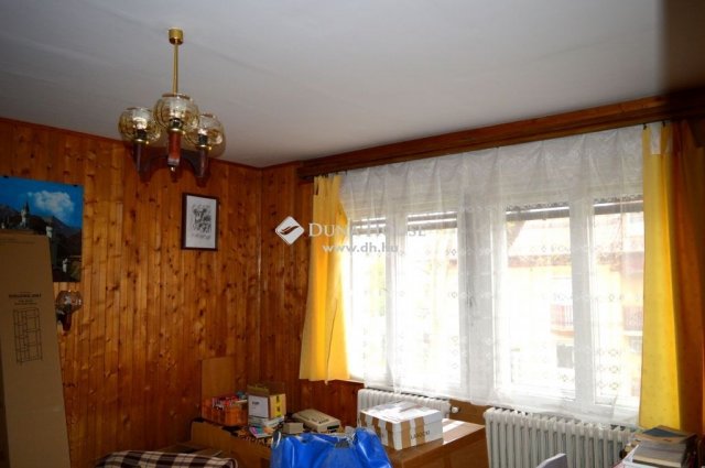 Eladó családi ház, Debrecenben 195 M Ft, 6 szobás