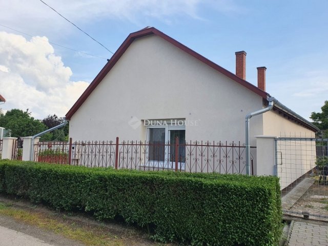 Eladó családi ház, Nagykátán 45 M Ft, 2 szobás