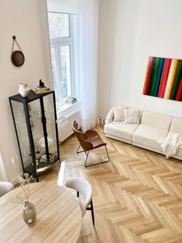 Eladó téglalakás, Budapesten, VI. kerületben 199 M Ft, 3 szobás