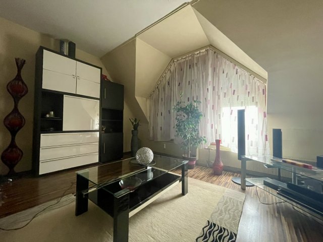 Eladó téglalakás, Dombóváron 38.9 M Ft, 4 szobás
