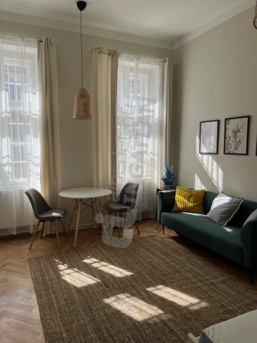 Kiadó téglalakás, albérlet, Budapesten, VII. kerületben