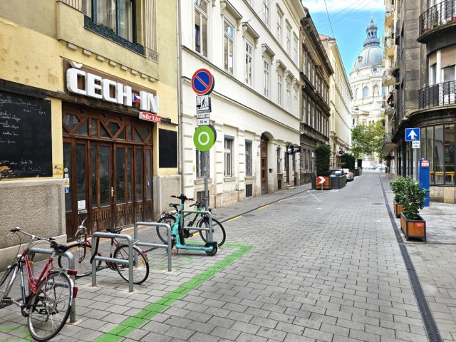 Eladó téglalakás, Budapesten, VI. kerületben, Lázár utcában