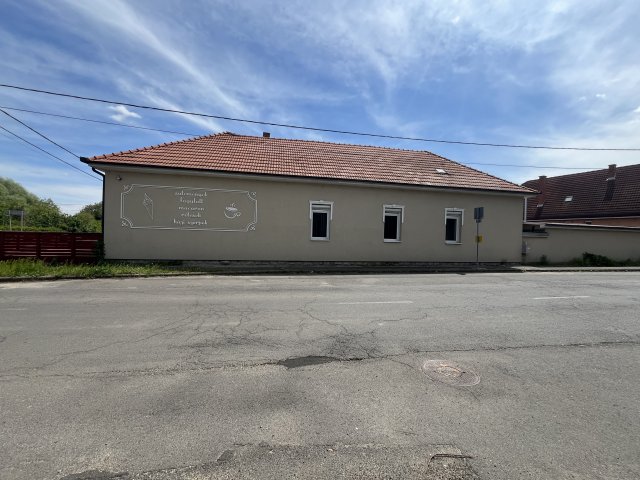 Eladó üzlethelyiség, Sajószentpéteren 70 M Ft