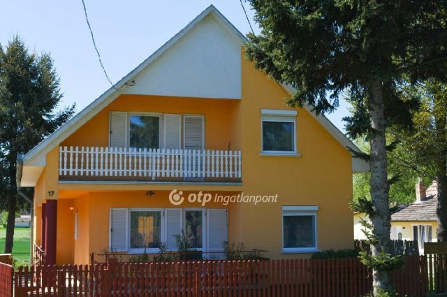 Eladó családi ház, Versegen 79.9 M Ft, 5 szobás