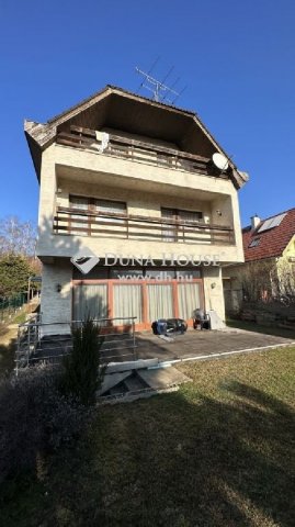 Eladó családi ház, Budapesten, II. kerületben, Kertváros utcában