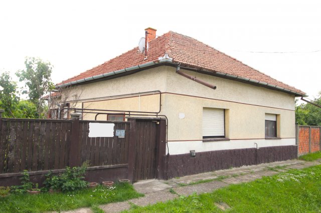 Eladó családi ház, Öcsödön 12.9 M Ft, 3 szobás