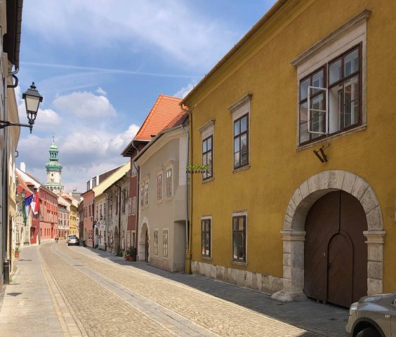 Eladó téglalakás, Sopronban 59.9 M Ft, 2+2 szobás