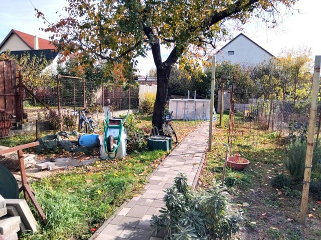 Eladó családi ház, Budapesten, XVIII. kerületben 78.9 M Ft